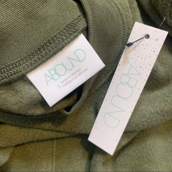 NWT Abound Olive Night Mock Neck Long Sleeve Cropped Fleece Pullover Small - Picture 9 of 11